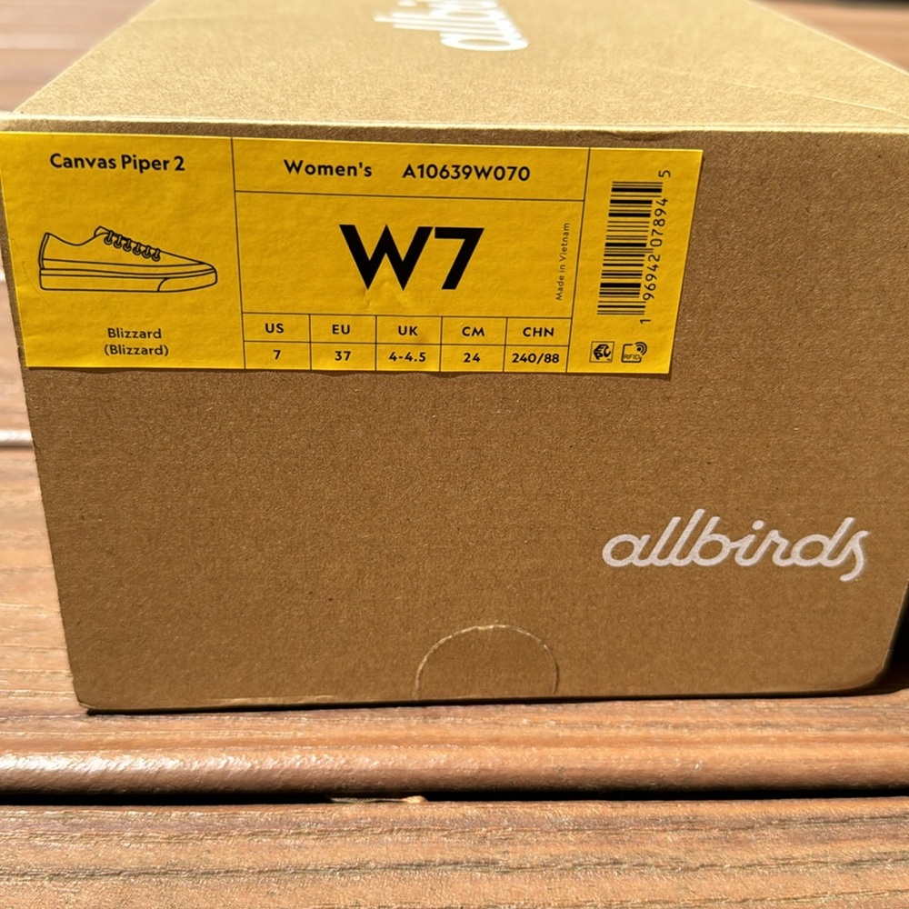 Allbirds Sneakers - Picture 6 of 6